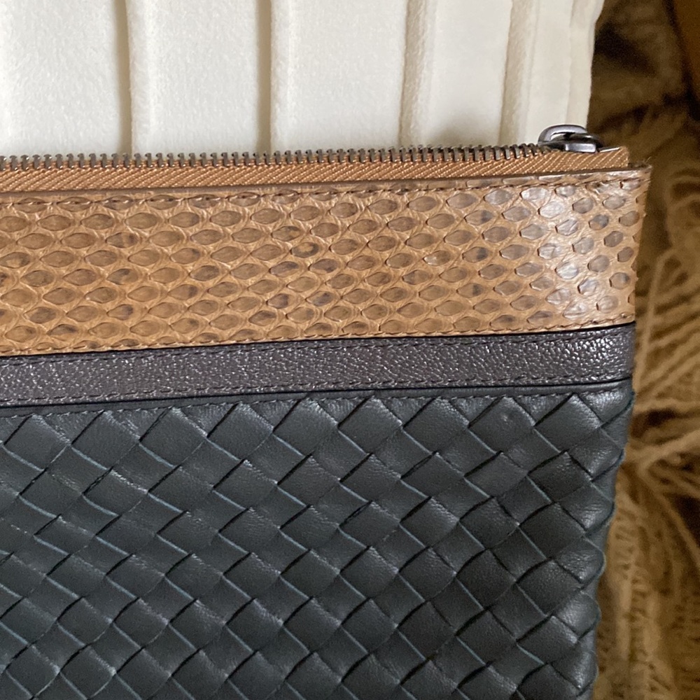 Bottega Veneta Intrecciato Snakeskin trim Clutch- COA - Picture 2 of 8